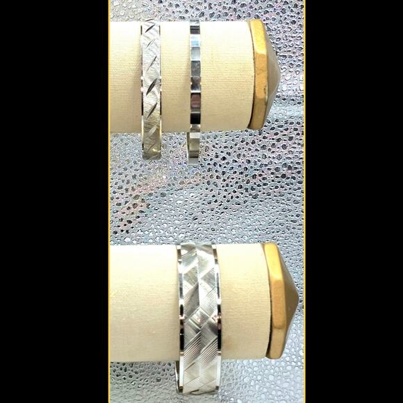 Set of 3 Stackable Vintage Silvertone Bangle Bracelets 2 with Etched Design - Picture 4 of 6